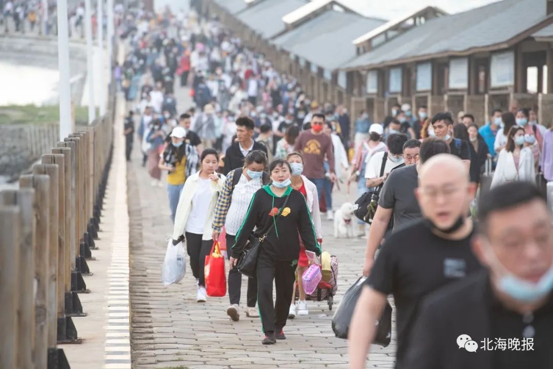 北海涠洲岛“五一”假期已“满客”，没预订船票的游客别信“黄牛”