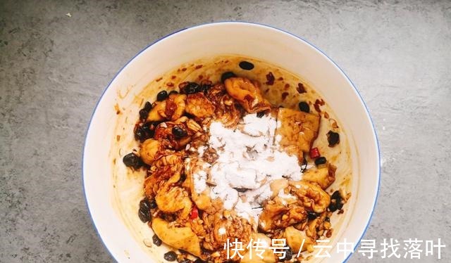 营养物质|猪大肠配上豆豉，酱汁浓郁，脆嫩可口！