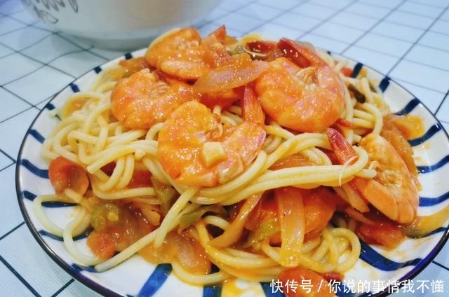  女儿生日，我在家做一桌菜，荤素搭配有汤有面，成本不到100块