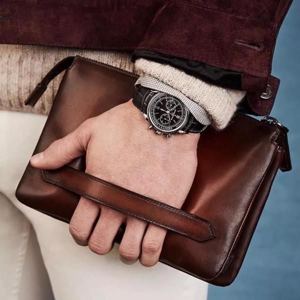 外国男士都爱用的手拿包，为何国人都不爱用？原因在这里