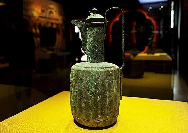 地砖|中都遗址发掘出青石板，它竟是一块幻方，在古代有“特殊”的作用