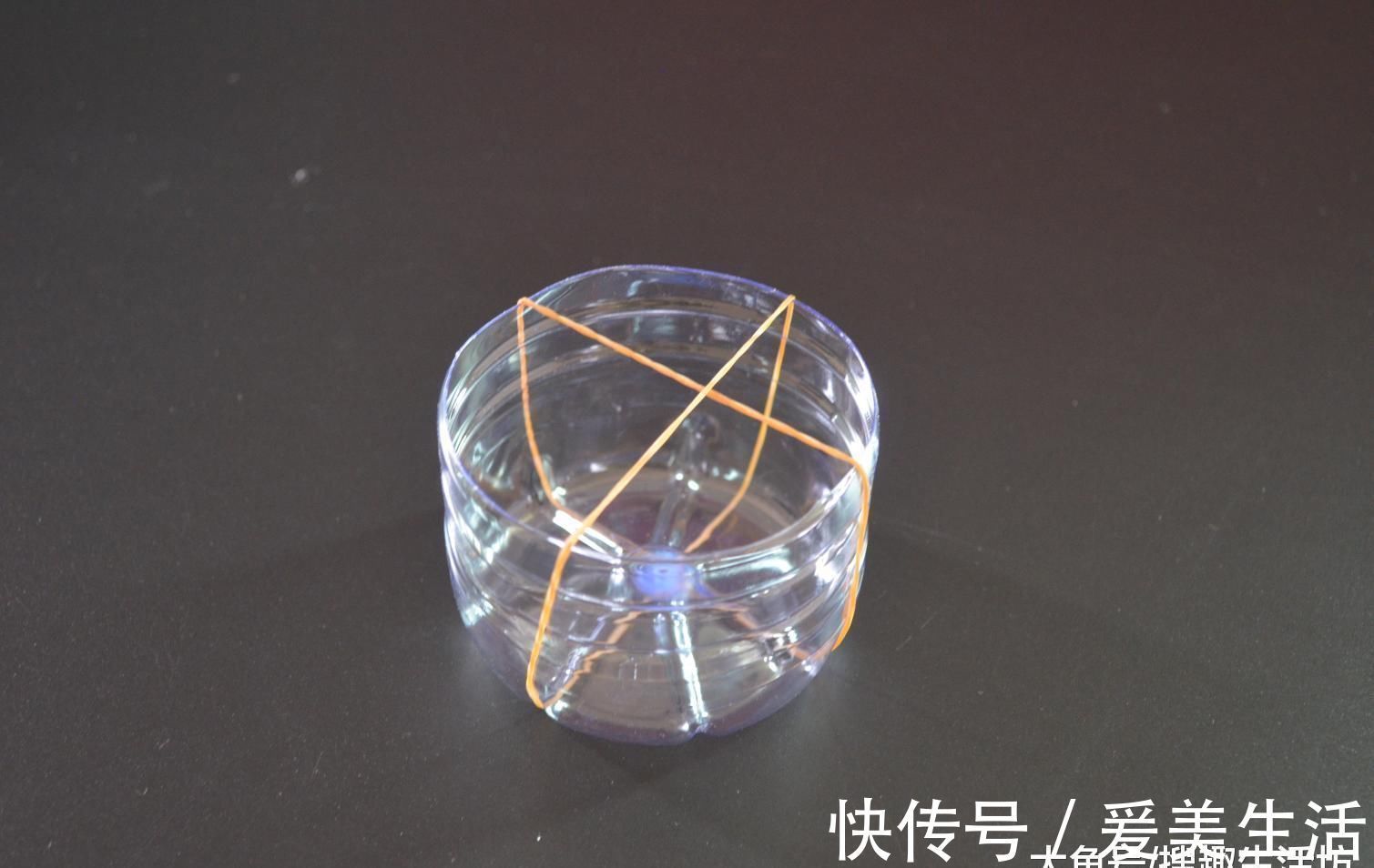 橡皮筋绑在塑料瓶上太厉害了, 解决了很多家庭的烦恼, 看完赶紧试试