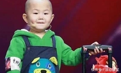 农村娃3岁走红5岁春晚,年赚百万养活一家人,长大成了这模样!