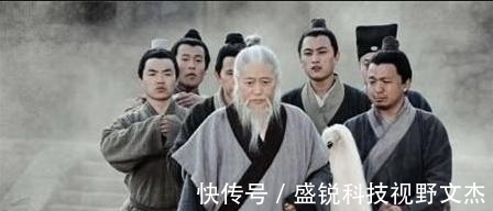 赵匡胤$相士给一户人家算命,刚进门扭头就走:不算了,这家子都不是凡人