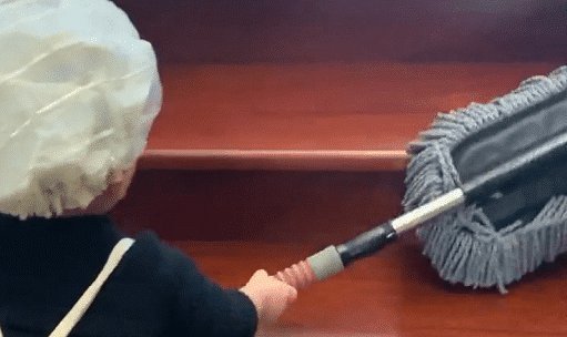 尿不湿|尿不湿届“最强保姆”火了!每天抢着做家务,为这个家可谓操碎心