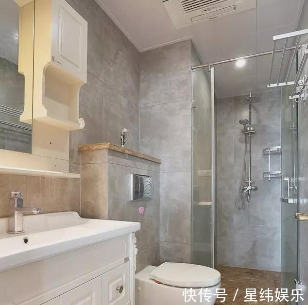 推拉门|把阳台推拉门拆了,只用窗帘做装饰,没想到大家都说更好看