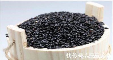 黑米|煮饭的时候加一把此物，气血好了，皱纹没了，白发变黑发