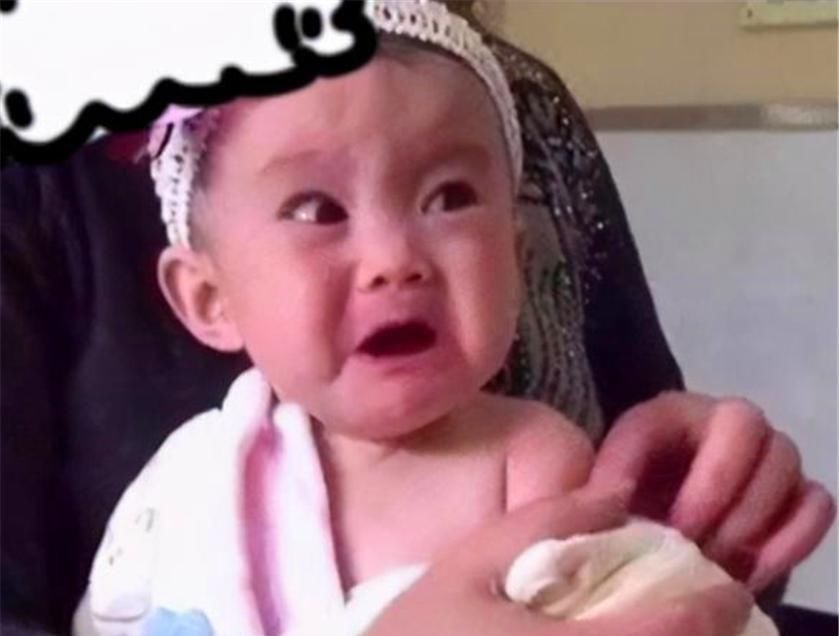 孩子|8个月的宝宝接种疫苗,小表情让人忍俊不禁,医生:舍不得下手