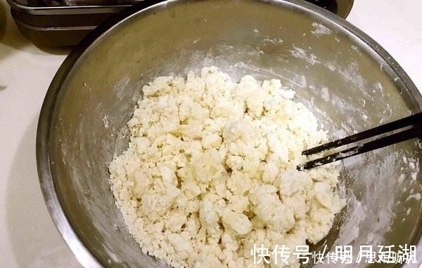 面饼|这才是烙饼正确的做法！只需多加“2步”，比买的饼还暄软层儿多