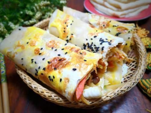 一日三餐|秋天，我家儿子超爱吃这早餐，一日三餐基本吃不了多少，一口一卷，几分钟上桌