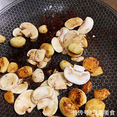 金蒜牛肉粒比补药营养，却不要钱