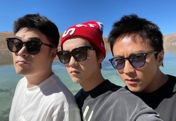 邓超陪孙俪买窗帘,建议却都被否定,邓超的热评第一从不让人失望