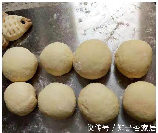 制作过程|蒸一锅红枣开花馒头,枣香十足好看又好吃,营养健康又美味