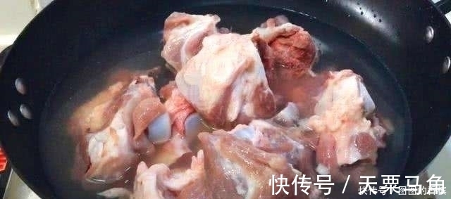大厨|不管炖啥肉，要不要先“焯水”？大厨：很多人搞错了，难怪不好吃