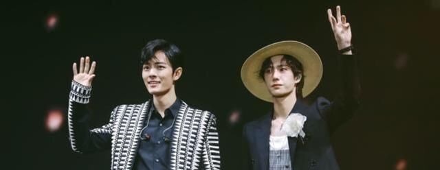 肖戰(zhàn)部隊(duì)的名單再次三連冠,王一博緊隨其后,蔡徐坤排名非常現(xiàn)實(shí)