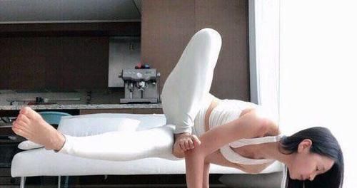 小仙女|她练瑜伽4年, 能轻松完成高难度动作, 却像是在艺术表演!