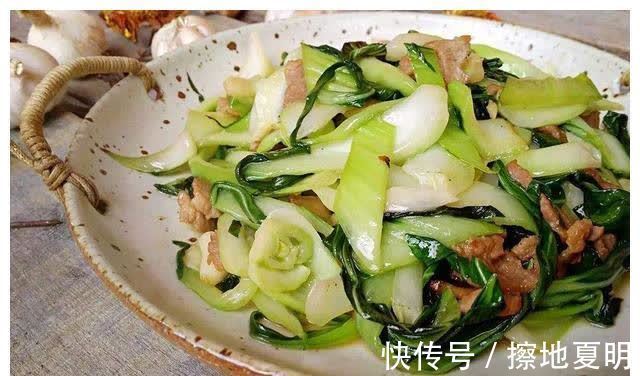 菠菜|米饭二次加热会“致癌”?医生提醒:这5种食物,最好别加热