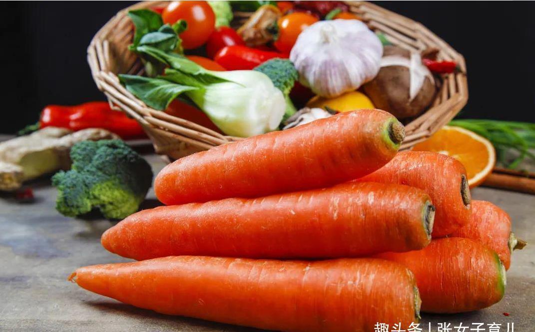 张女子|孩子近视,爸爸不许配眼镜,配一次摔一次,眼科医生:真是太无知