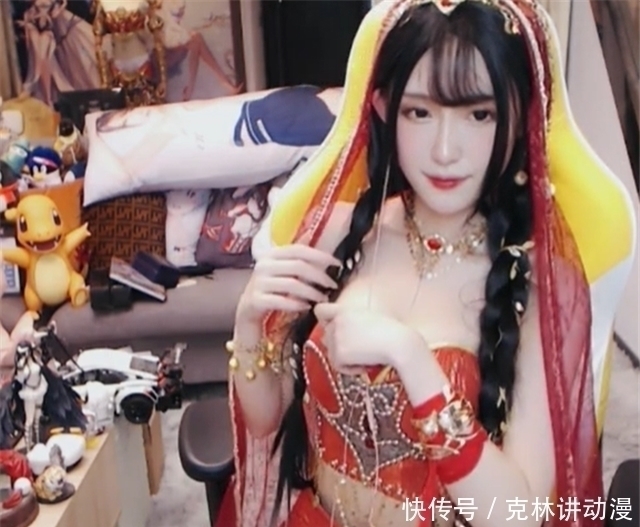 游戏|腐团儿穿上肚皮舞服装,男主播连麦要看动漫摇,她无奈再次起舞