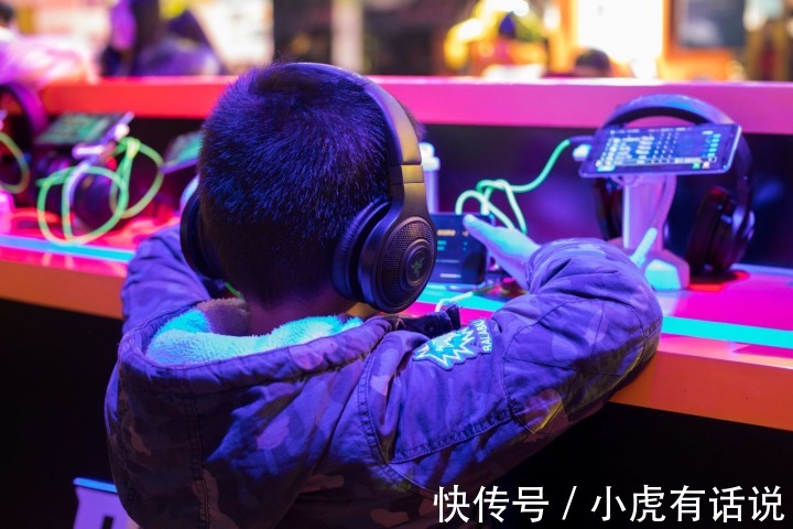 非人性|不间断地辱骂,长达八小时的体罚,这样的纠正网瘾,你赞成吗?