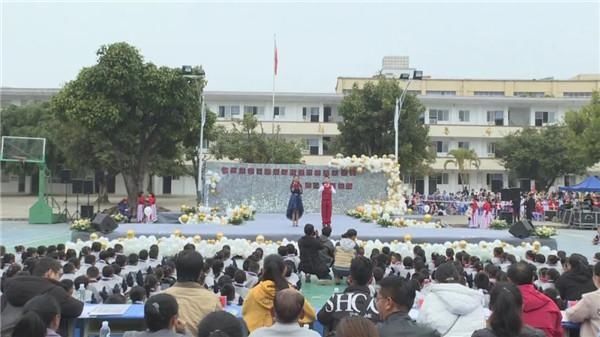  登场|普洱：废旧物品变身靓丽时装 环保时装秀“惊艳”登场