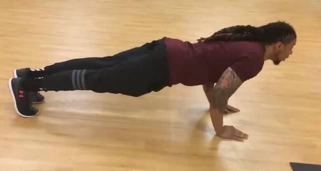 天后|通过三种俯卧撑练习,可以达到最佳效果30天后练出完美胸型