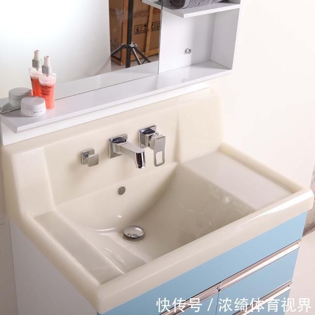 香薰精油|卫生间再大，也不要装洗手台！瞧瞧人家这样布置，高级美观又实用
