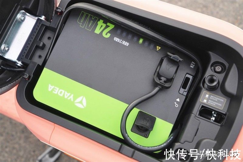 能连手机的电动车！雅迪冠能DV6评测：全能APP比钥匙还好用