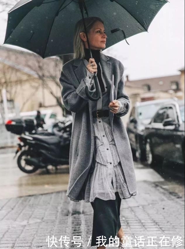 买大衣就要挑这3个“经典色”,时髦显气质,穿几年都不过时
