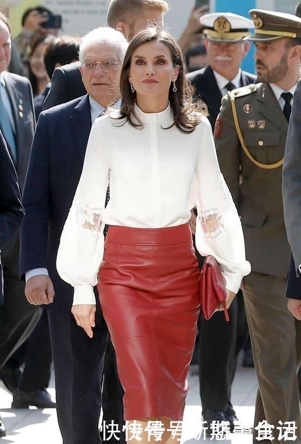 莱蒂齐亚|西班牙王后带火了“铅笔裙”,知性干练又优雅,特适合40岁女人