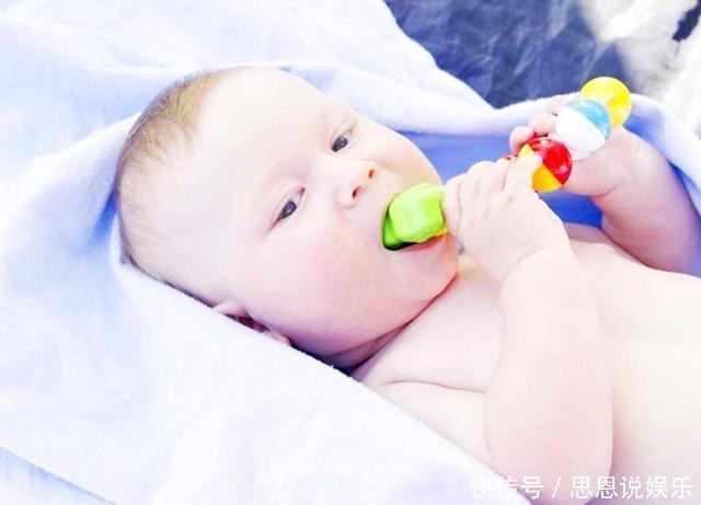 敏感期|婴儿这5种古怪行为说明孩子正在变聪明,你家宝宝有没有