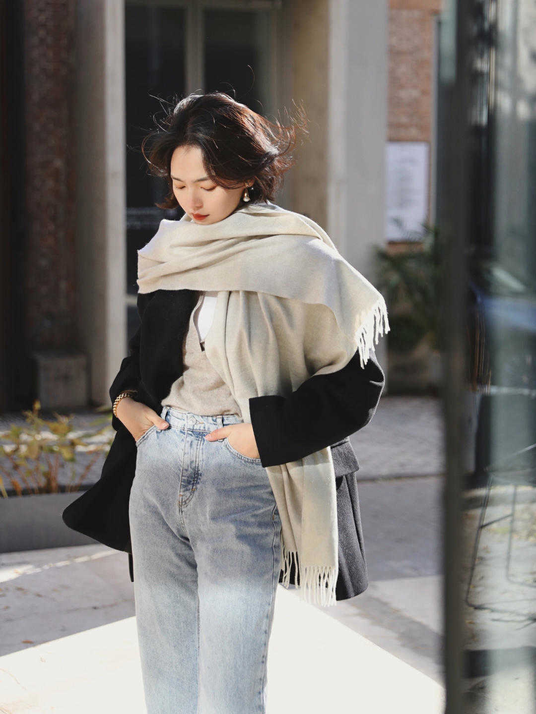 保暖|初冬的围巾如何戴,别显土气又难看了,几个技巧让你更时尚?