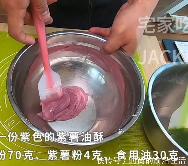 奶黄椰蓉桃花酥，需要“一点”耐心的小甜品