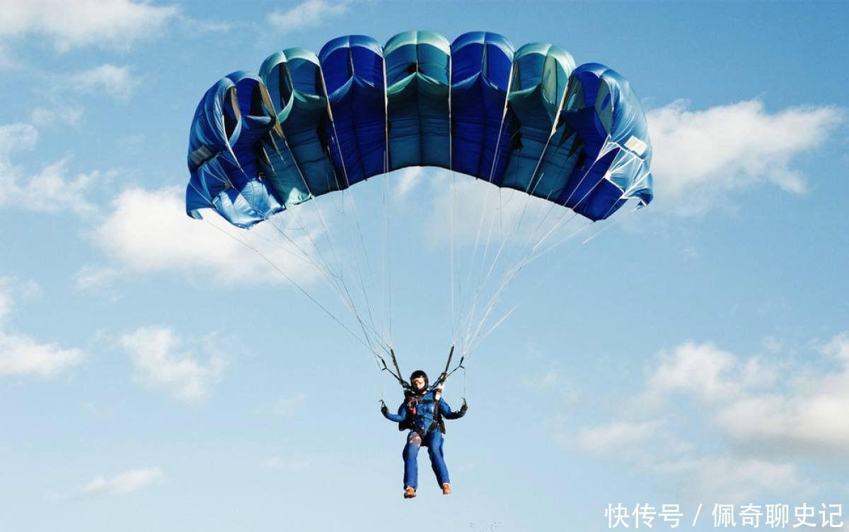 为什么不能向已经跳伞的飞行员开火?