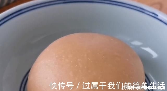 吃肉|面粉别蒸馒头了，加2个西红柿，不用蒸不用烙，出锅比吃肉还香