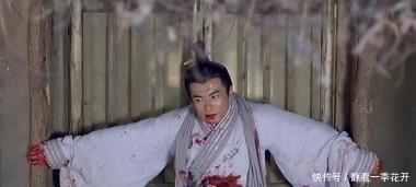 皇帝|皇帝生病大臣去看望，一位因太激动把脚崴了没去成，保住了一条命！