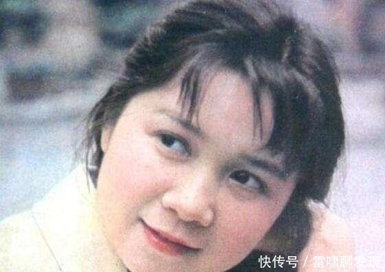 为了美连辨识度都不要了,蔡明笑都不自然了,这样值得吗?