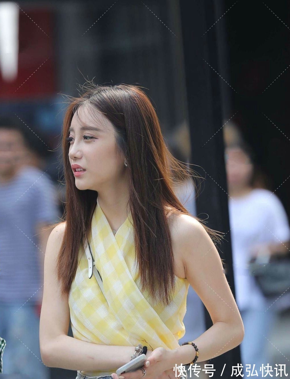 衬衫 米色和桃粉色的配色,丰富而又有层次,显得成熟稳重又优雅精致