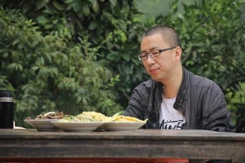 有人胃不健康的吃飯一定要小心,記住3要3不要,堅持一件事