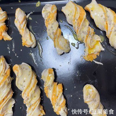 扭扭薯|儿童早餐 手抓饼制作 扭扭薯