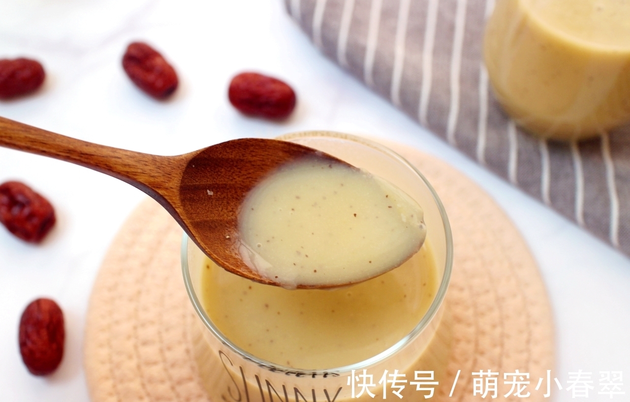打豆浆时,加入这两样食材,口感清甜香浓,每天一杯润肺解渴