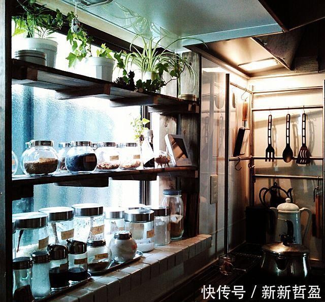 收纳|厨房面积不到3㎡,收纳一定要这样做,瓶瓶罐罐收纳得整整齐齐