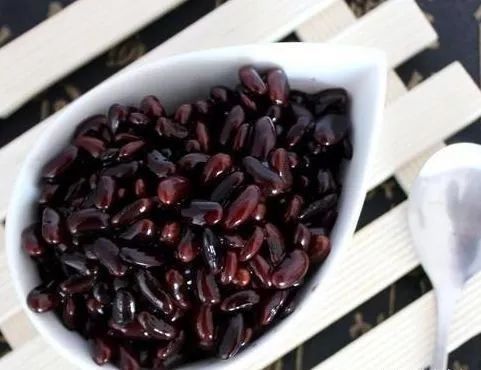 白酒|白酒这么用，白发不管多严重，三分钟黑如焦炭，告别染发