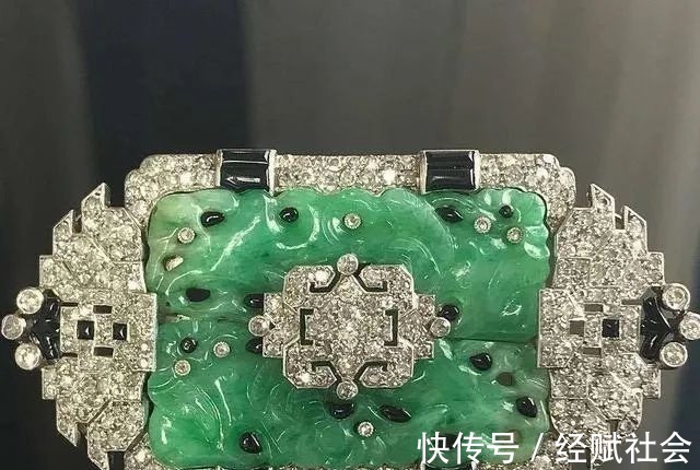 中国元素@顶级珠宝品牌的中国风格首饰,翡翠材质为何成为首选?