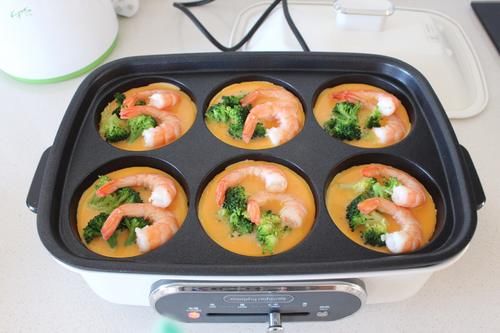 早餐|10分钟做好早餐，不用面粉，做虾肉鸡蛋蔬菜堡，营养美味又好吃