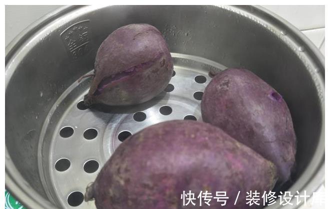 鸡蛋饼|入秋后,多用紫薯做早餐,软糯奶香,一口一个真香