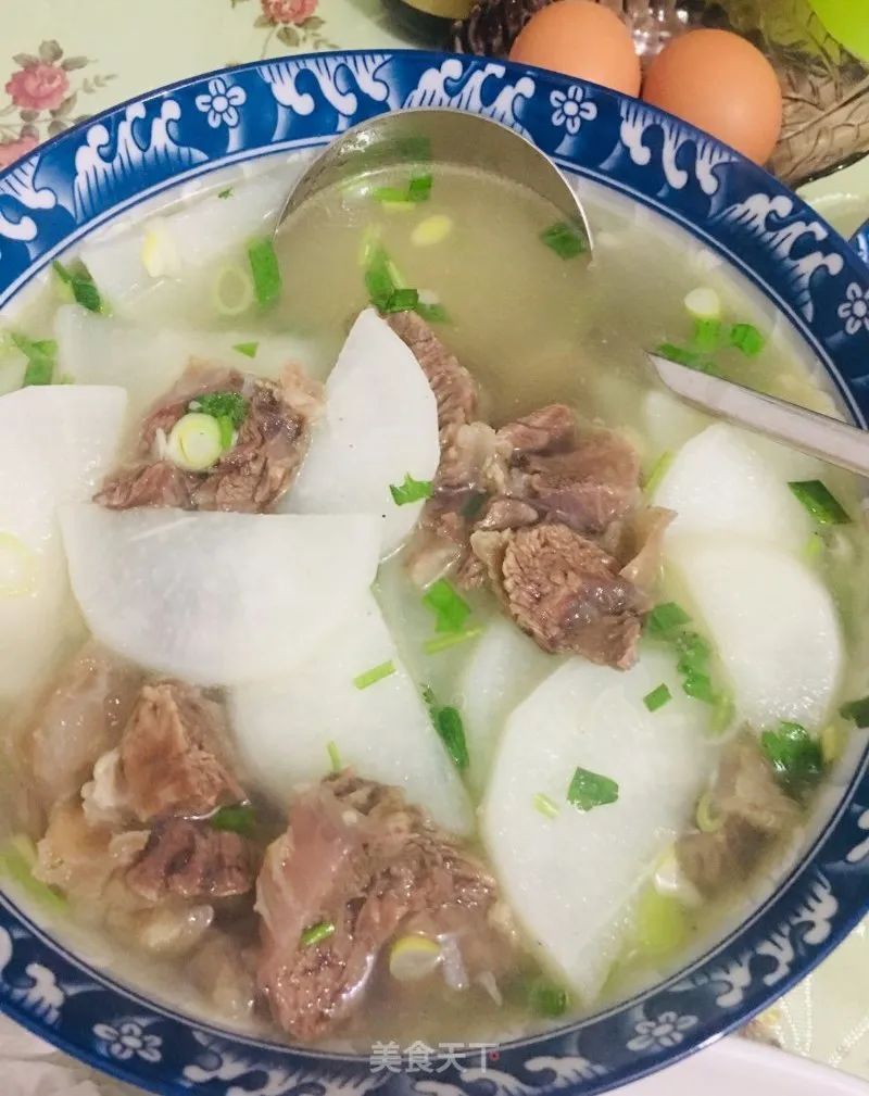 深秋1碗汤，滋补又营养，今晚就给孩子做！