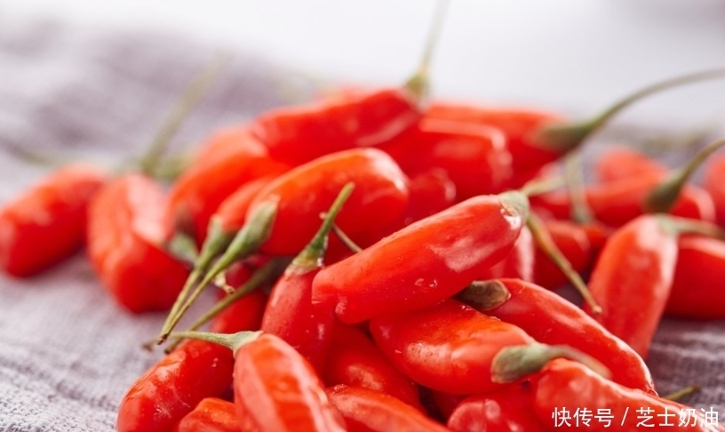 水泡|枸杞是用温水泡还是开水泡?很多人泡错了,难怪喝了容易上火!