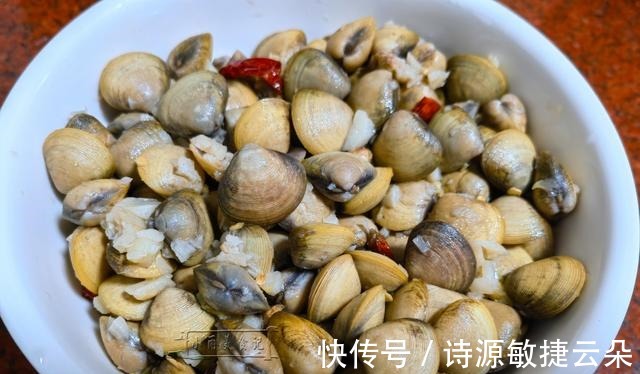 老一辈眼里的美食，小时候桌上有它就算开荤了，咸香入味超级下饭！