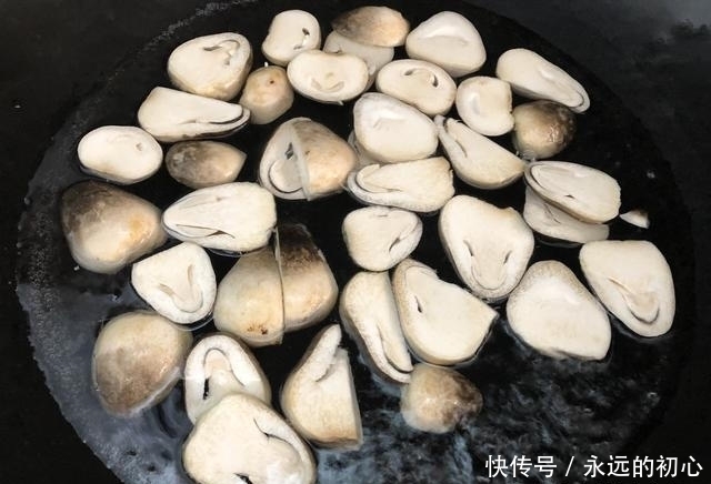 简单|秋天此菜要多吃,好吃易消化,简单一炒,比肉更香,上桌吃不停嘴